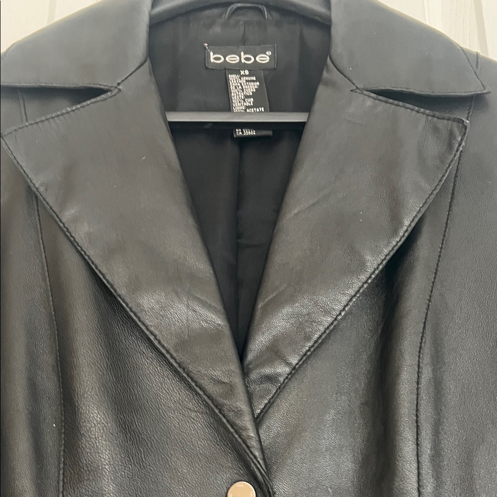 Vintage Bebe genuine leather Sleek Black Trench Coat tailored fit with 3 buttons - Picture 4 of 12